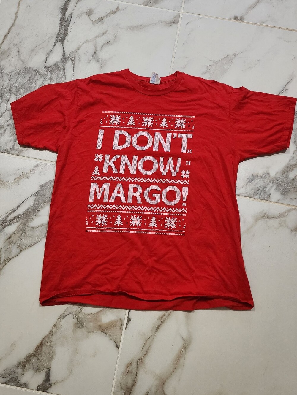 Mens Red Graphic Tee - "I Don't Know Margo!" - XL - Christmas Vacation